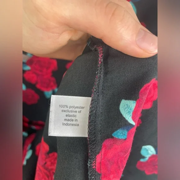 Lane Bryant Black Red Rose Tiered Ruffle Sleeve Plus Size Blouse 26 Women’s EUC - Picture 3 of 10